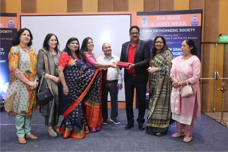 Members at an Agra Orthopaedic Society gathering