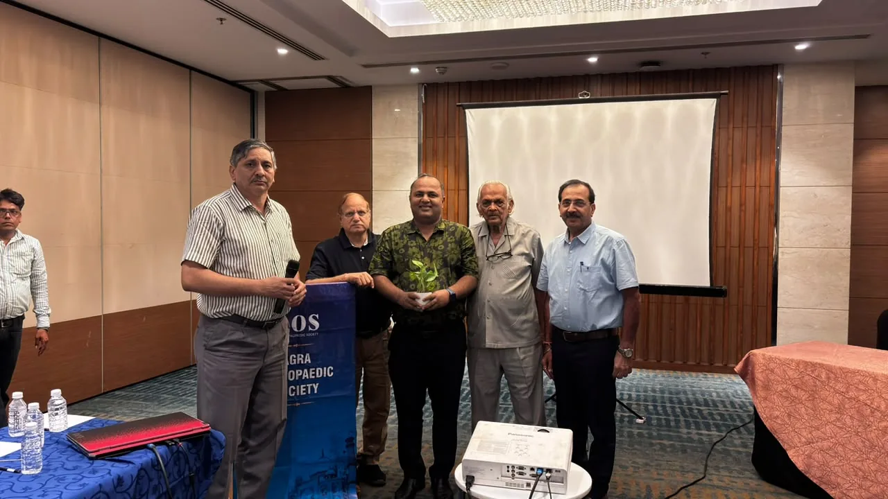 Felicitation moment during the AOS Executive Committee Meeting on 18 July 2026