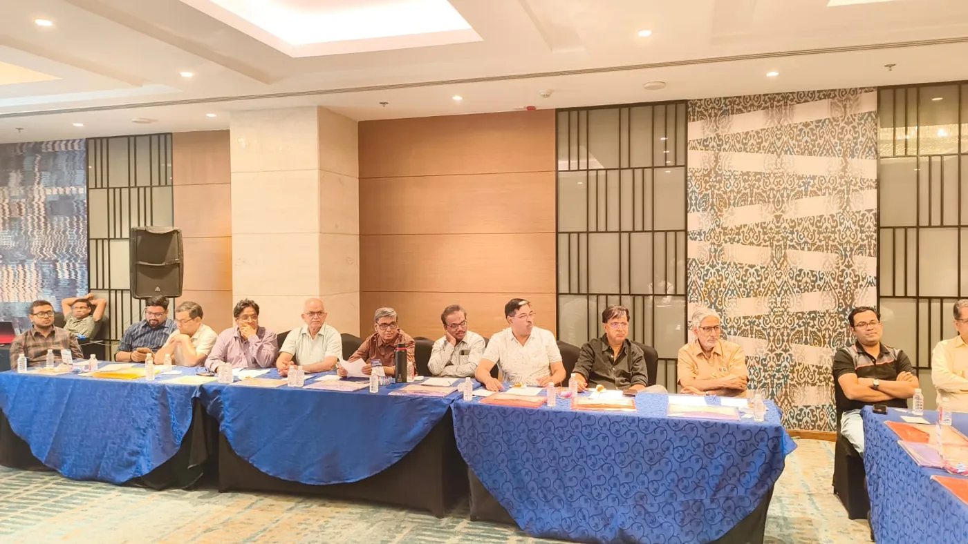 AOS members attending the extended executive meeting on 4 June 2026