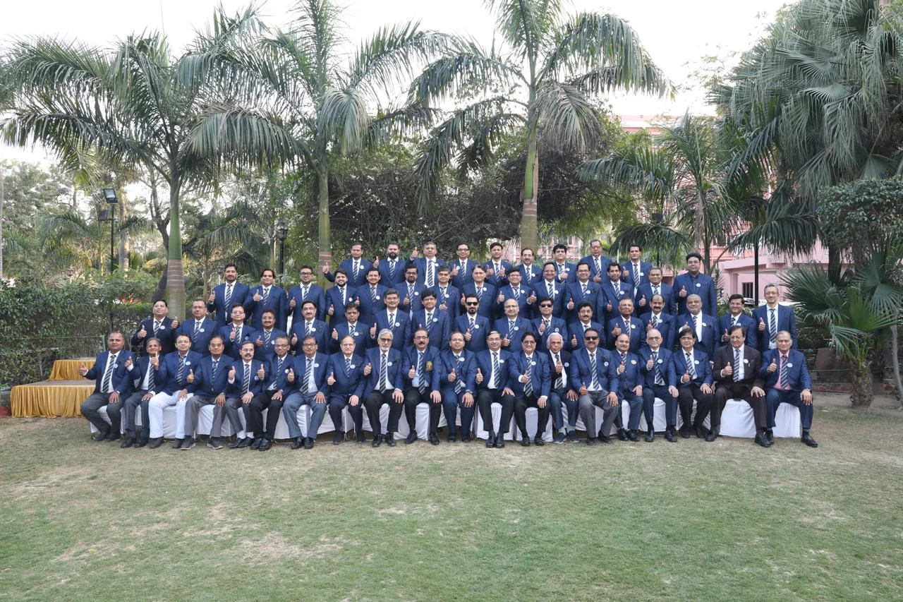 AOS members in formal group photograph during a society gathering